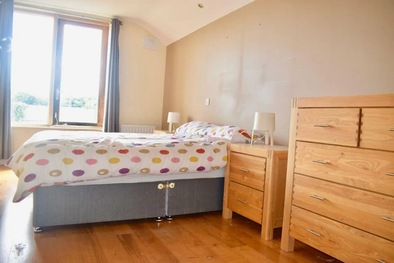 Spacious, Bright & Modern 3 Bedroom Family Home Dublin Ireland