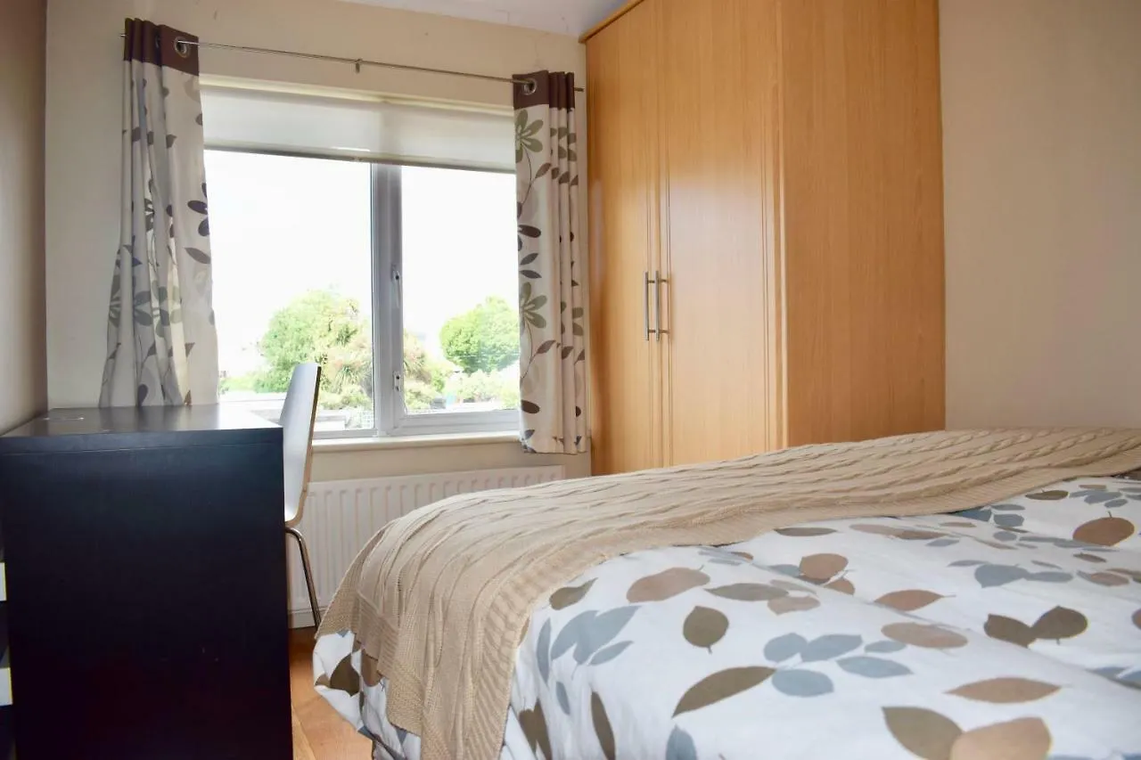 Spacious, Bright & Modern 3 Bedroom Family Home Dublin Holiday home