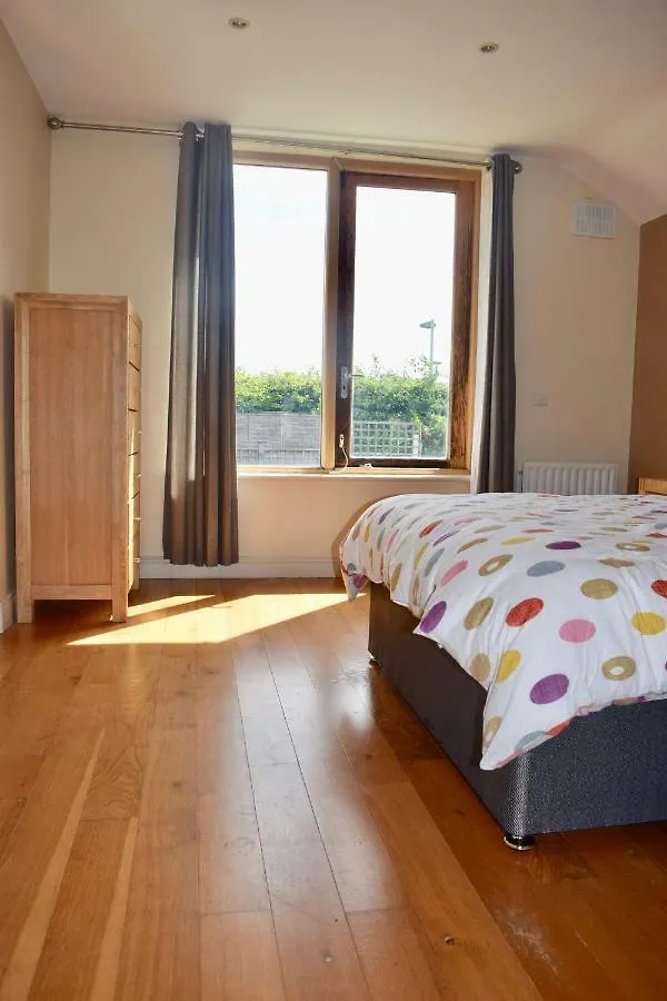 Spacious, Bright & Modern 3 Bedroom Family Home Dublin Holiday home