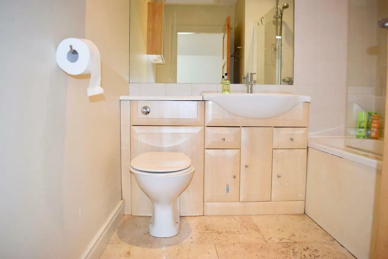 Spacious, Bright & Modern 3 Bedroom Family Home Dublin Holiday home